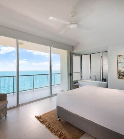 3 Bed 3 Bathroom ocean front Grand Mercure Apartments Magnetic Island