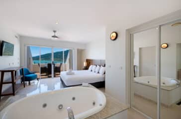 3 Bedroom 2 Bathroom Top Floor Spa Penthouse