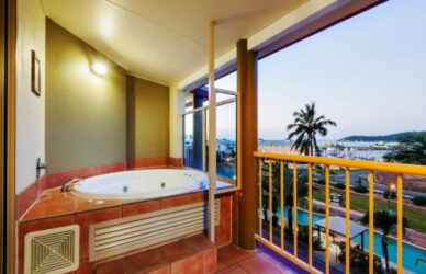 Balcony Spa Suite hi res