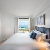 Room06
