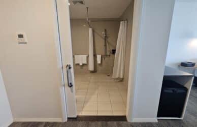 Accessible Bathroom Heart Hotel and Gallery Whitsundays