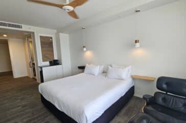 Designer King – Accessible Room